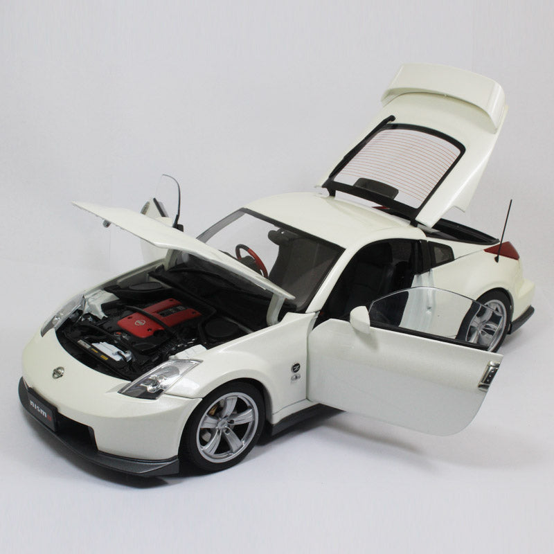 1/18 Autoart 77401 NISSAN Fairlady Z Version Nismo Type 380RS Diecast Model Car