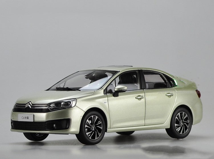 Original factory authentic 1:18 CITROEN C4 Sega diecast car models with small gift