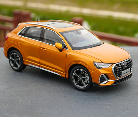 1:18 Diecast All New AUDI Q3 2019 version metal SUV car model with small gift