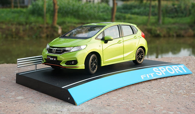 Original factory authentic 1:18 Honda FIT 2018 sport Jazz blue/green hatchback diecast car model for gift, toys, collection