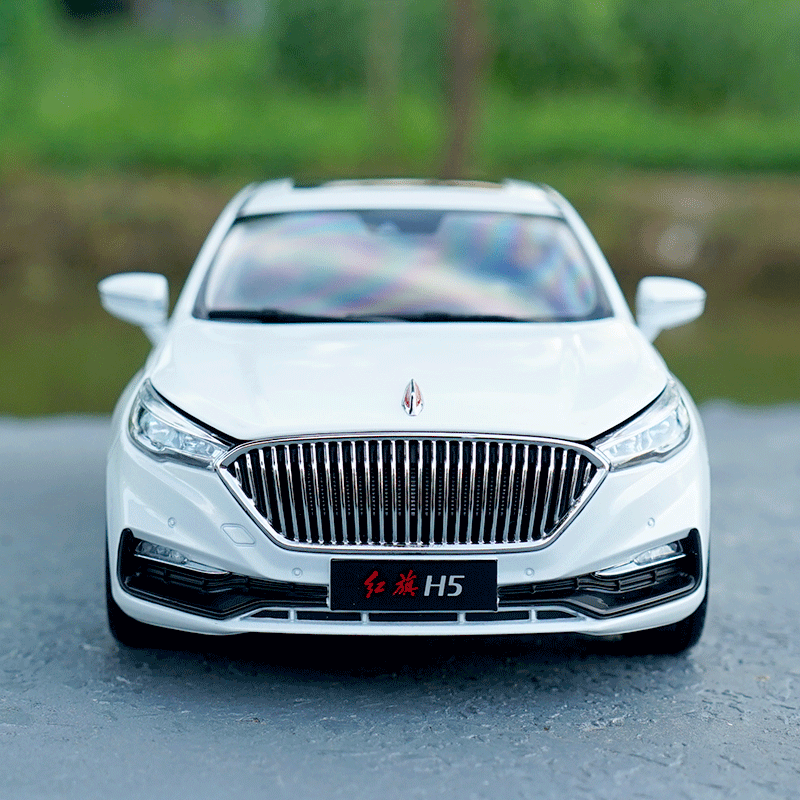 Original factory exquisite diecast 1:18 Hongqi H5 HK centry dragon H5 diecast car models for gift, collection