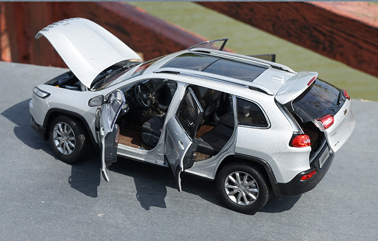 Jeep cherokee diecast model new arrivals