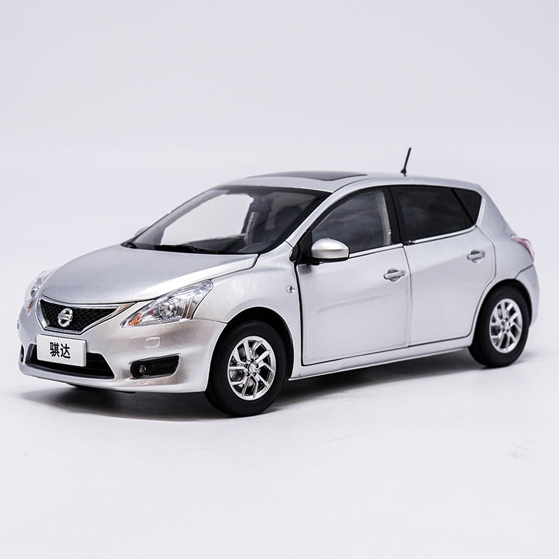 Original factory authentic 1/18 NISSAN NEW TIIDA diecast metal car model with small gift