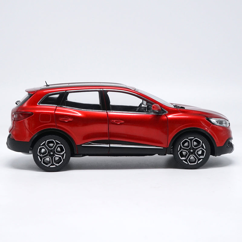 Original factory authentic 1:18 RENAULT KADJAR SUV off road vehicle diecast car model with small gift