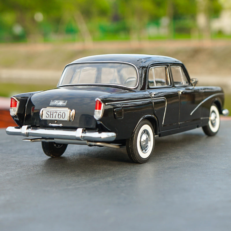 Original factory authentic 1:18 SH760 vintage car 1964 collecting Souvenir kids/adults diecast car model with small gift