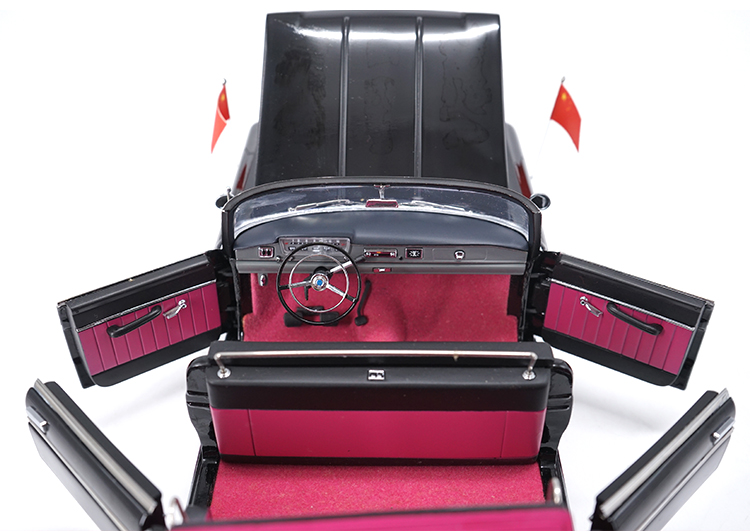 Original factory authentic 1:18 SH761 Roadster Parade car 1966