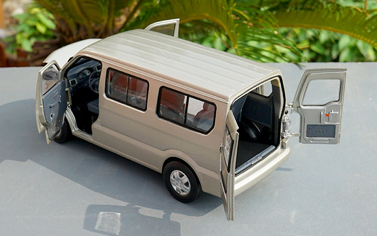 1:18 Scale Diecast Champagne Changan 4500 Van car Model with small gift