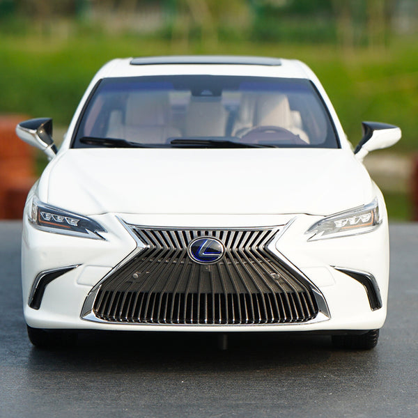 1 18 Scale Lexus ES ES300H 2019 Diecast Model Car WITH SAMLL GIFT Classic Models Wholesale Store