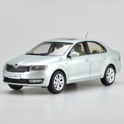 Promotional sale ! quality diecast 1/18 Skoda Rapid alloy Diecast Metal Classic toy Car Models for Birthday/christmas gifts, collection