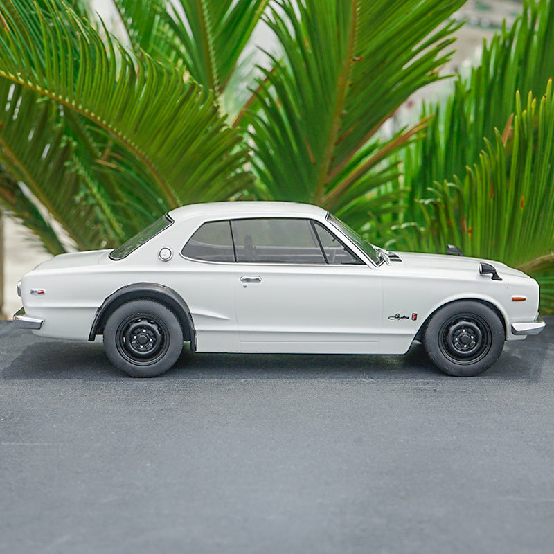 1/18 Triple9 Collection Nissan SKYLINE GTR GT-R KPGC10 (White) Diecast Car Model