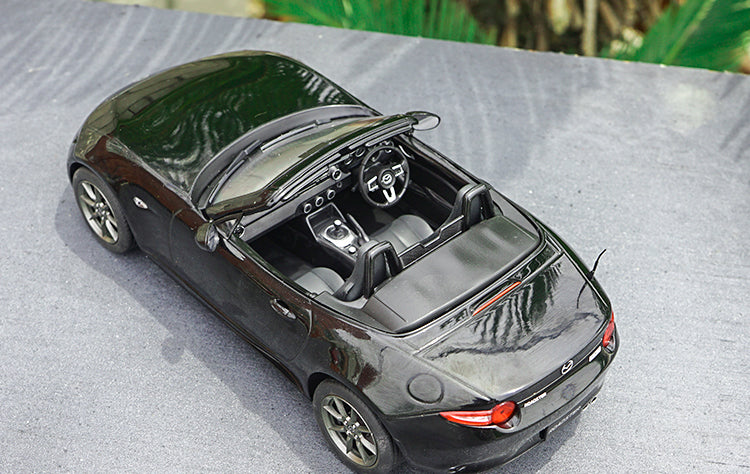 1:18 Triple9 MX5 MAZDA MX-5 2015 With removable soft top metal car model