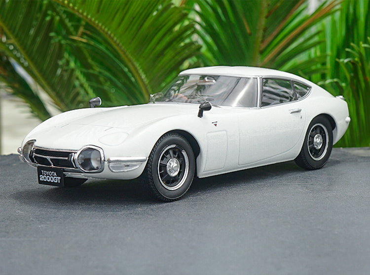 1:18 Triple 9 1967 Toyota 2000 GT Gloss Red Color metal car model