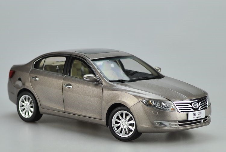 Original factory authentic 1:18 Trumpchi GA5 diecast car models with small gift