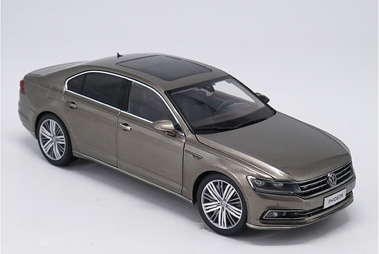 Original factory authentic 1:18 VW PHIDEON alloy toy scale model, diecast car model with small gift