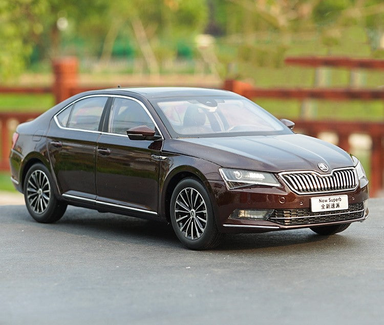 Original factory authentic 1:18 VW SKODA Brand new SUPERB diecast model with small gift