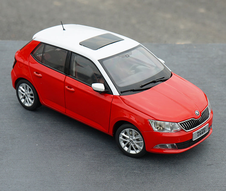 Original factory authentic 1:18 VW Skoda NEW Fabia diecast sedan car model for toys, gift, collection