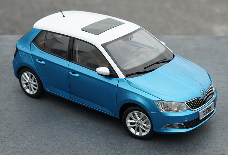 Original factory authentic 1:18 VW Skoda NEW Fabia diecast sedan car model for toys, gift, collection