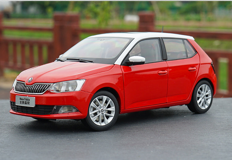 Original factory authentic 1:18 VW Skoda NEW Fabia diecast sedan car model for toys, gift, collection