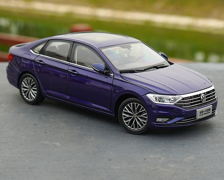 1:18 Volkswagen Sagitar Long-Wheelbase 2019 car model for gift, collection, toys