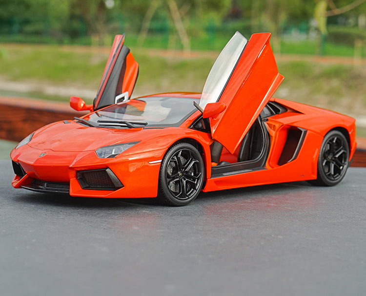 1:18 Welly FX Lamborghini Aventador LP700-4 Diecast Car Model with small gift