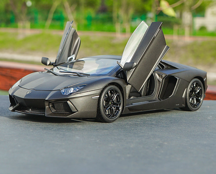 1:18 Welly FX Lamborghini Aventador LP700-4 Diecast Car Model with small gift