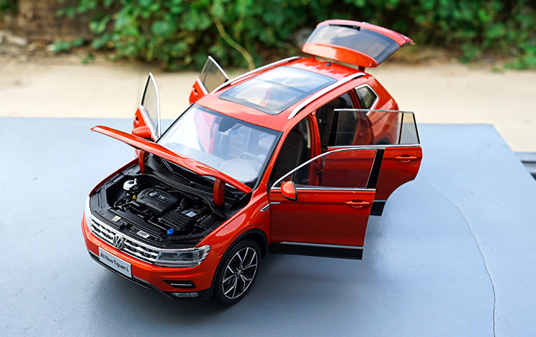 Original factory authentic 1:18 brand new TIGUAN L 2017 version diecast car model with small gift