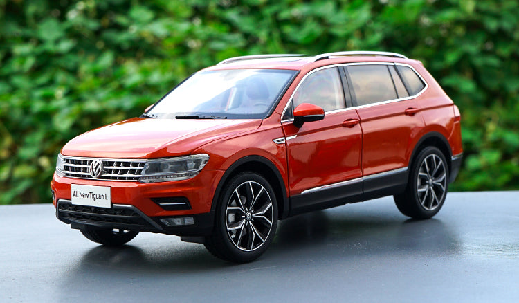 Original factory authentic 1:18 brand new TIGUAN L 2017 version diecast car model with small gift
