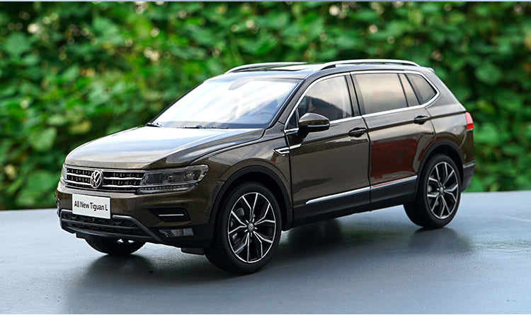 Original factory authentic 1:18 brand new TIGUAN L 2017 version diecast car model with small gift