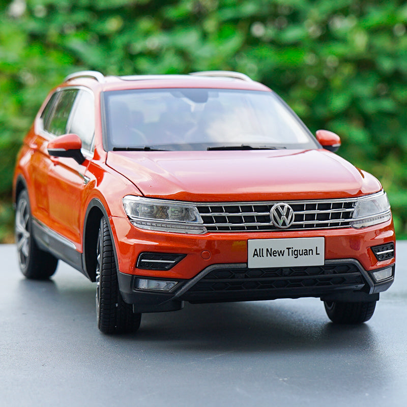 Original factory authentic 1:18 brand new TIGUAN L 2017 version diecast car model with small gift