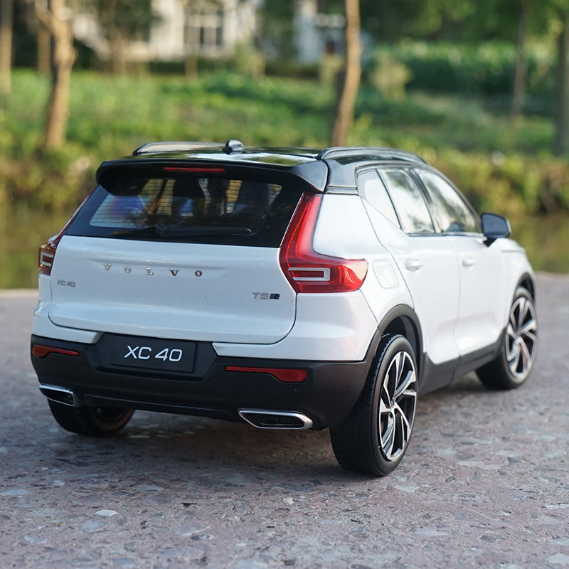 Original factory authentic 1:18 diecast metal VOLVO XC40 car models for gift, collection, toys