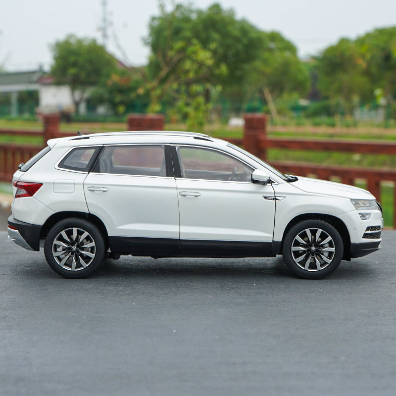 Original factory authentic 1:18 skoda KAROQ diecast metal scale car models collectible alloy car model with small gift