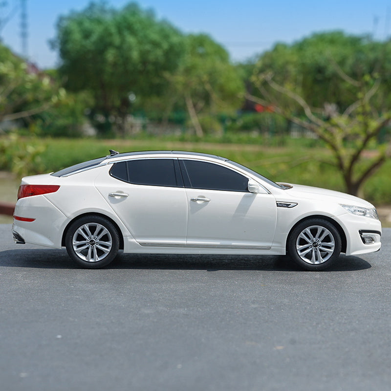 1 20 Diecast KIAK5 K5S car model with bluetooth version Classic