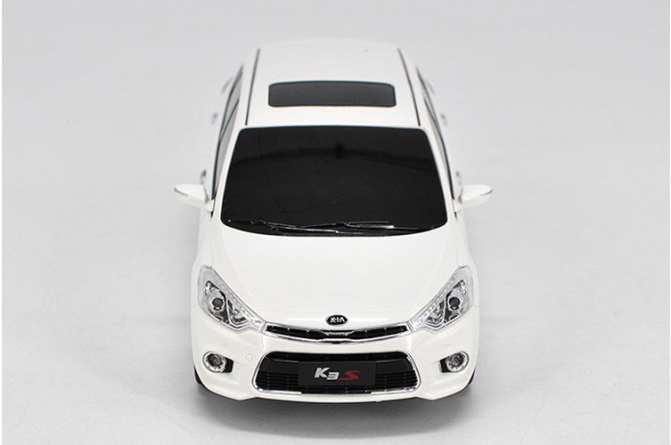 Original Authorized Authentic 1:18 KIA K5S kia K3S high simulation Metal Model Vehicles with bluetooth function toy model for christmas/Birthday gift, collection