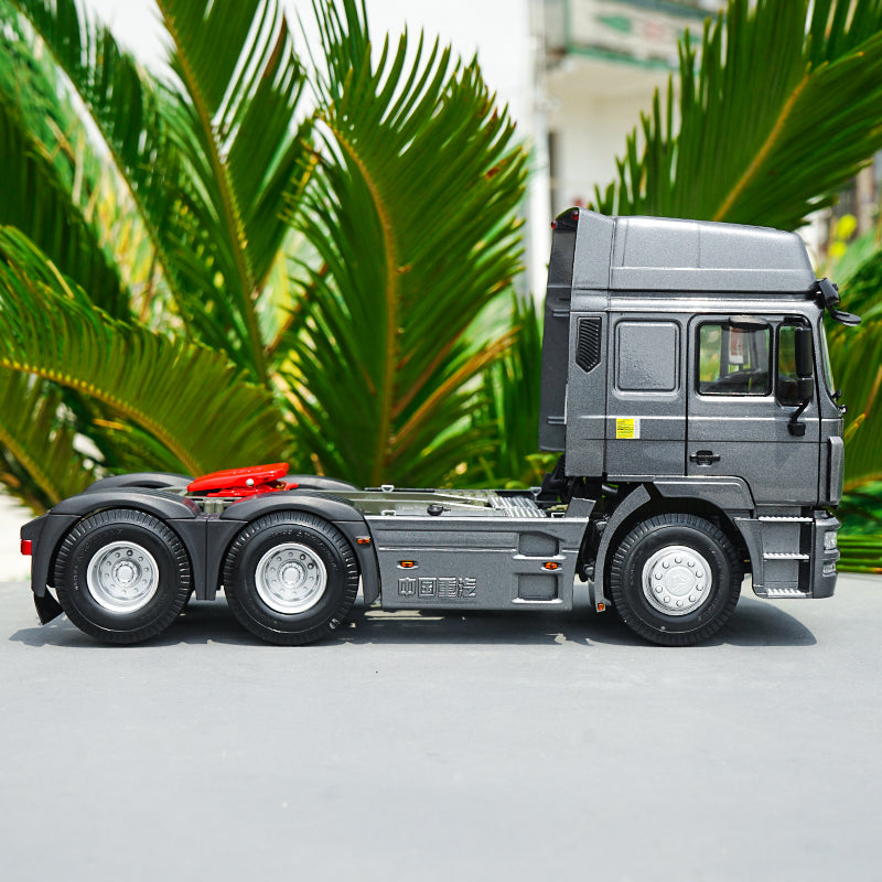 1:24 Diecast Sinotruk Hoka H7 semi-trailer tractor truck model