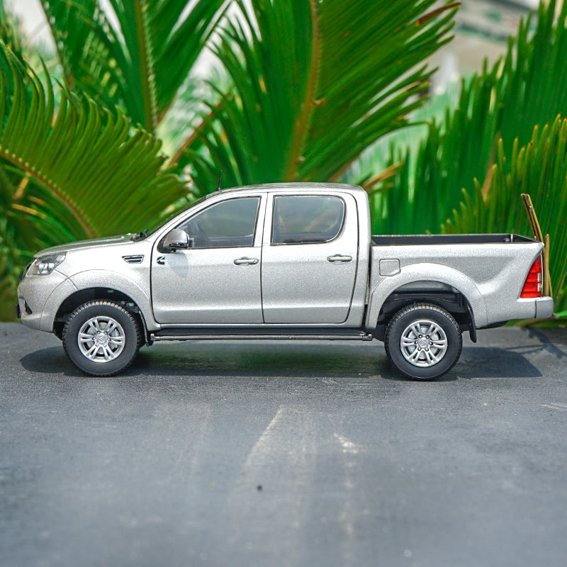 1:24 Scale silver Diecast Foton Tunland Pickup Truck Model with small gift