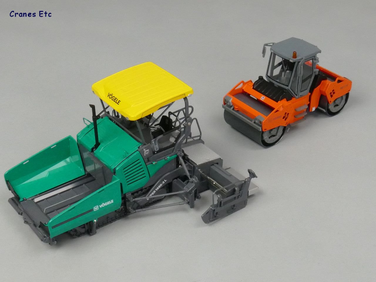 1:35 Diecast Vögele WIRTGEN VOGELE SUPER1880-3L diecast paver model fo ...