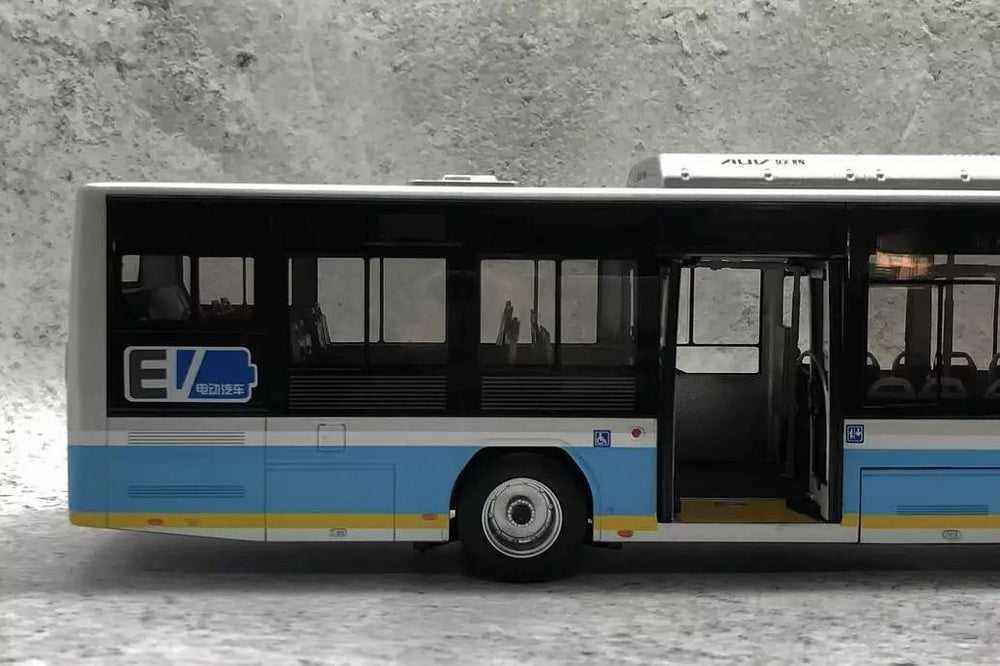 1:36 diecast Foton AVE BJ6123EVCA-25 bus model with small gift