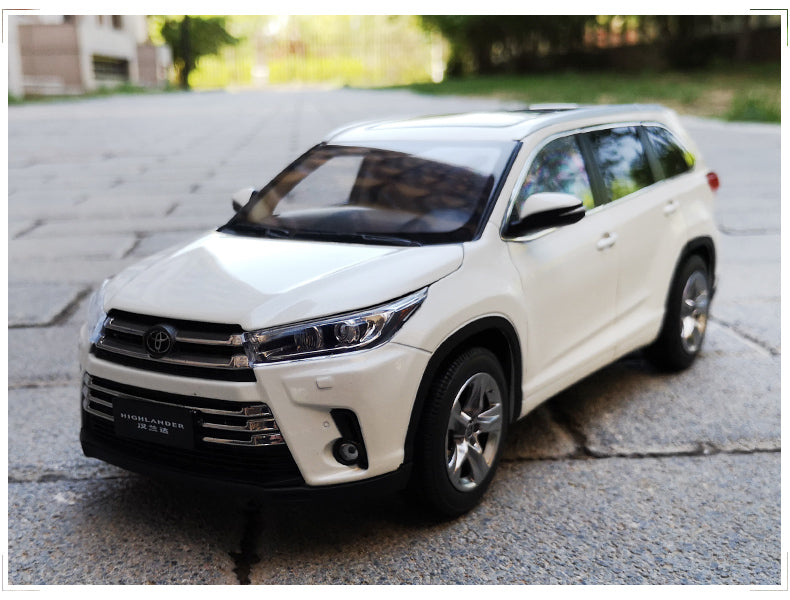 1:18 Scale 2018 Toyota Highlander Diecast Simulated Collectible Car Model