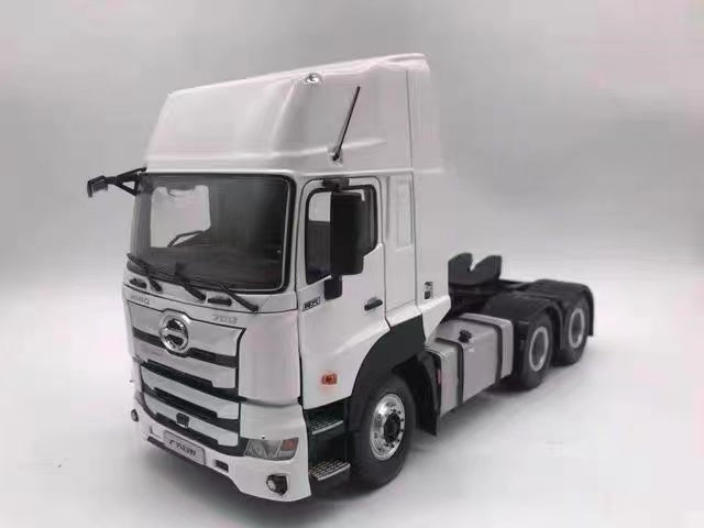 High quality collectiable 1:24 Hino 700 tractor Truck Model for collection, gift, demonstration