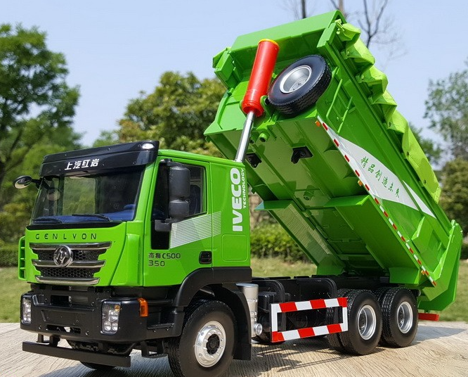 Original factory Green/Red 1:24 SAIC Hongyan IVECO GISINFO intelligent 8*4 6*4 diecast dump truck model for gift, collection