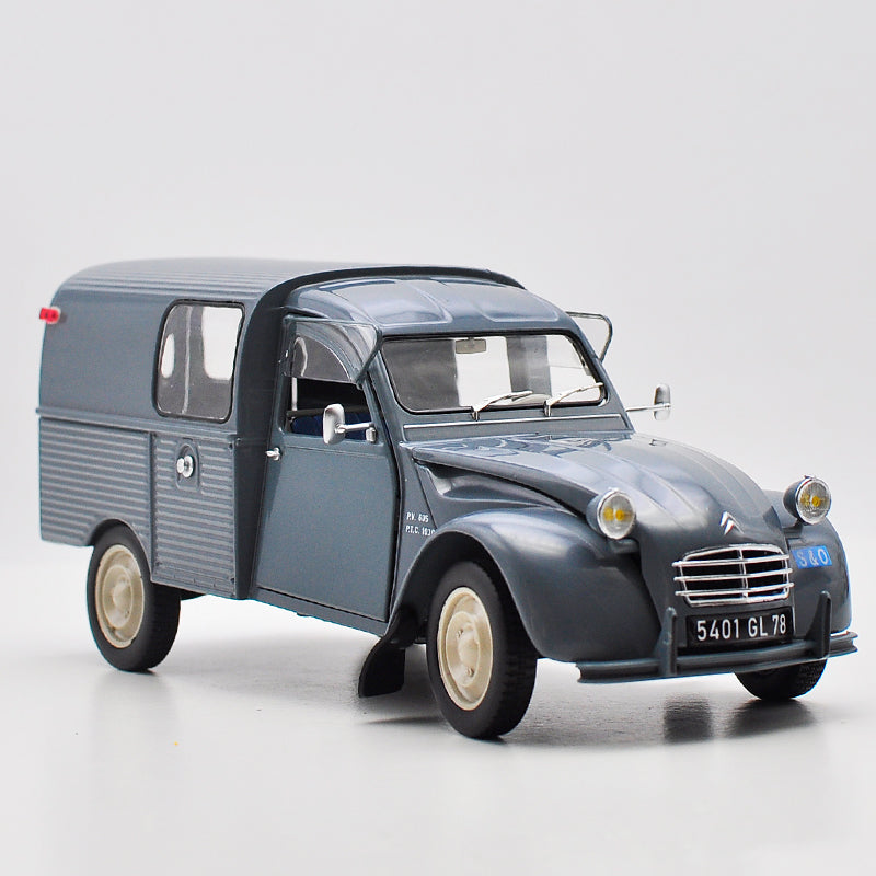 Citroën 2 CV bleue et toit noir de 1966 - SOLIDO référence 8028 Citroën 2 CV bleue et toit noir de 1966 - SOLIDO référence 8028