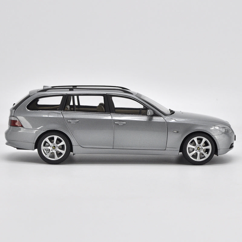 1:18 Ölçek Kyosho Üretici BMW 545i (E60) Green 1:18 Ölçek Kyosho Üretici BMW 545i (E60) Green