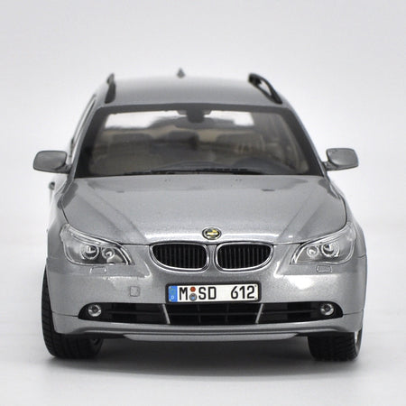 Original Model,1:18 Bmw 545i Touring Car grey white painting