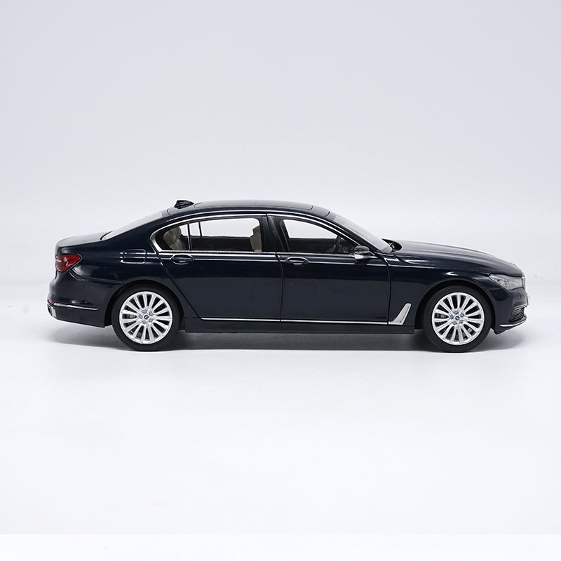 BMW G12 7 Series Long Version Miniature 1:18