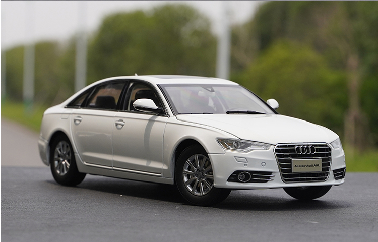 Collectable top quality 1:18 Audi A6L 2012 diecast scale car model for gift