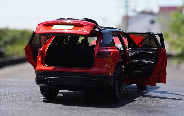 1:18 SAIC AUDI Q5 E-tron new energy pure electric red/grey + black alloy car model for sale