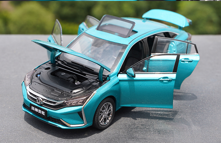 Original authentic 1:18 Dongfeng Fengshen Yi dazzle Aeolus blue diecast alloy car model for gift, collection