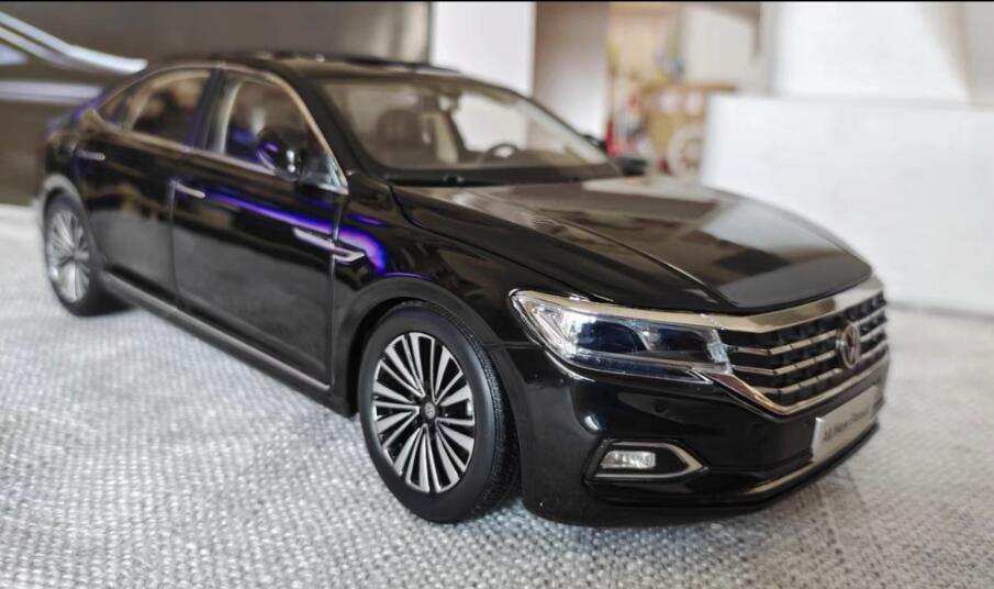 1:18 Volkswagen VW All new Passat diecast scale model in black