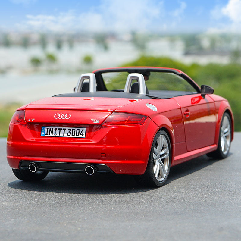 High quality authentic 1:18 Audi TT sport car model Minichamps new TT diecast car model with small gift