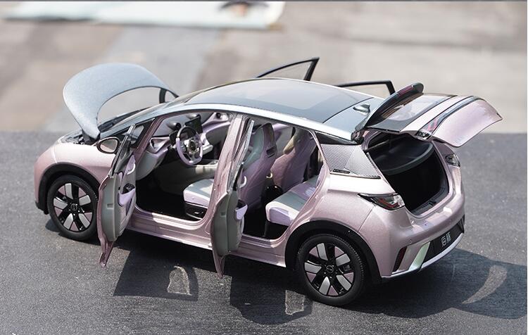 1:18 original factory BYD dolphin 2021 pure electric car model alloy simulation model, pink car model